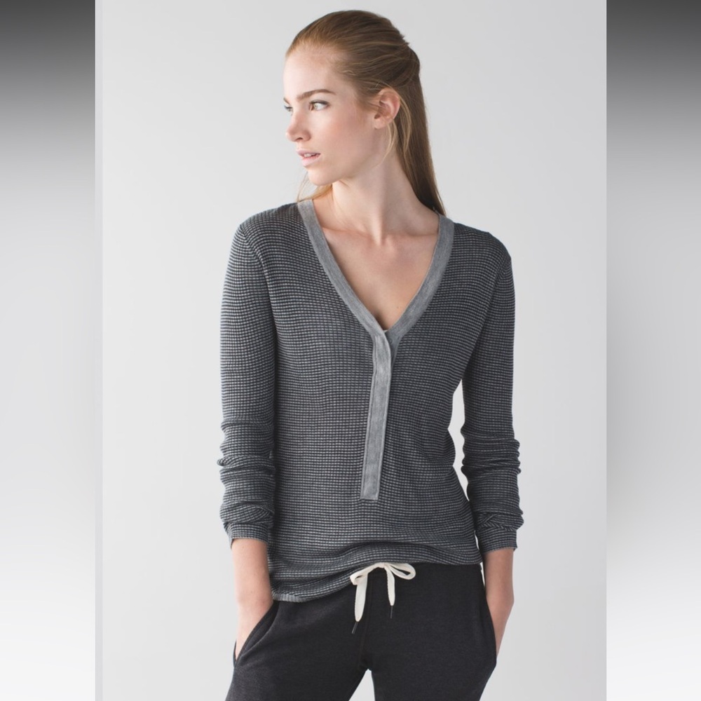 Lululemon Find Your Mantra Henley
Heathered Medium Grey